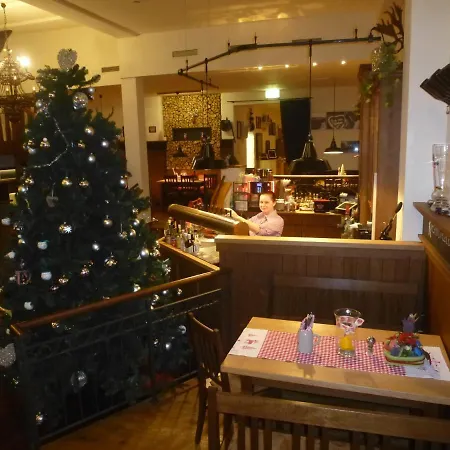 Zum Goldenen Hirsch Am Paulaner * Höxter