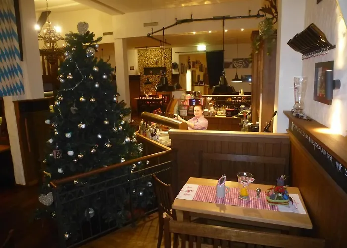 Zum Goldenen Hirsch Am Paulaner * Höxter